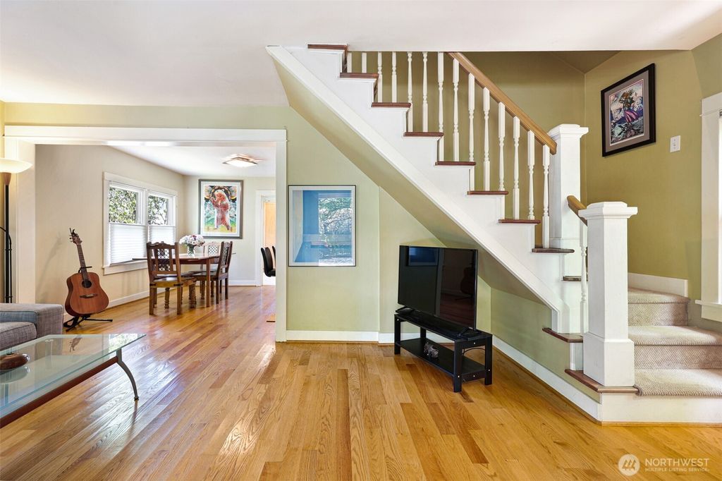 Photo of 114 N 84th Street, Seattle, WA 98103 (MLS # 2518448)