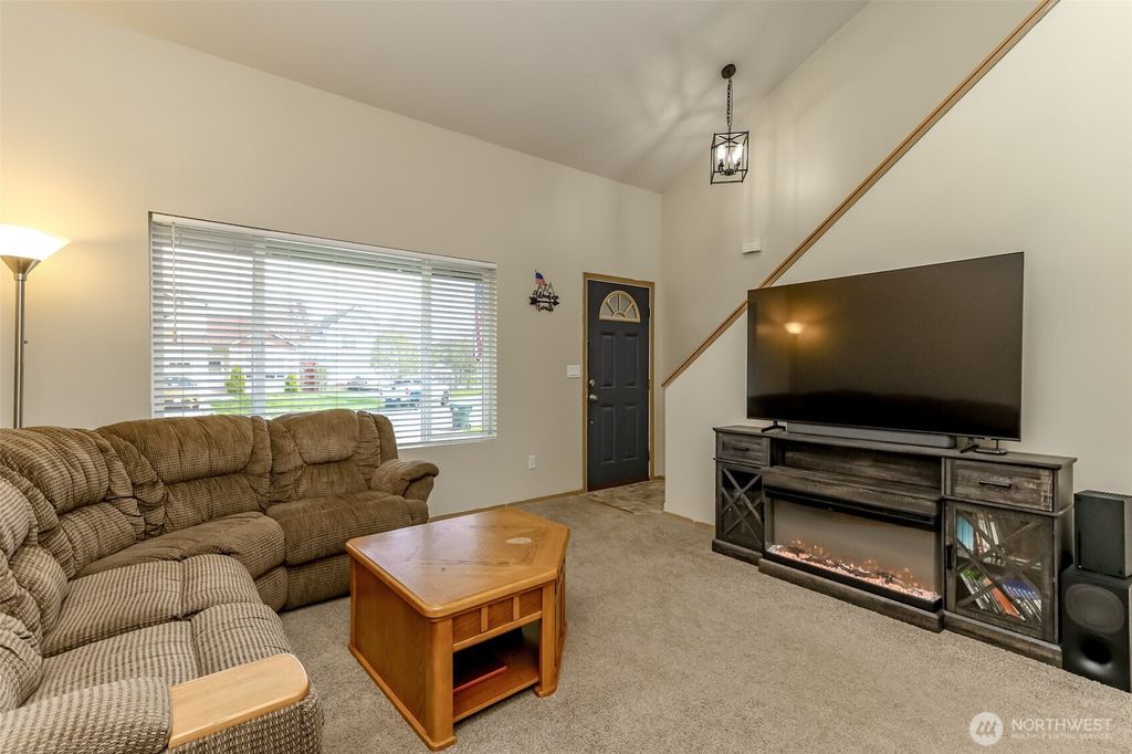 Photo of 9921 Greenleaf Loop SE, Yelm, WA 98597 (MLS # 2503935)