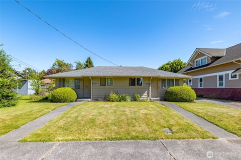 Photo of 1019 Washington Avenue, Burlington, WA 98233 (MLS # 2549883)