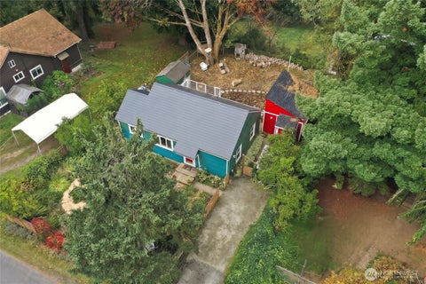 Photo of 923 S Bay Road NE, Olympia, WA 98506 (MLS # 2592497)