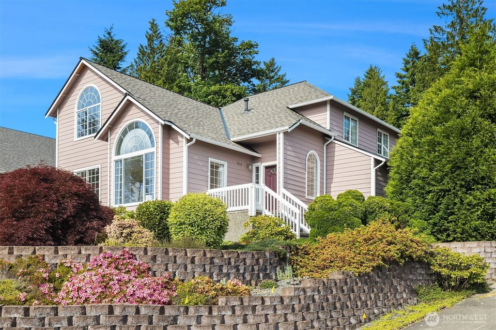 Photo of 3316 Main Avenue S, Renton, WA 98055 (MLS # 2387246)