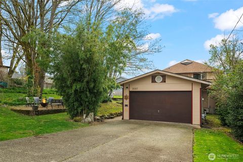 Photo of 2007 E 15th Street, Bremerton, WA 98310 (MLS # 2497852)