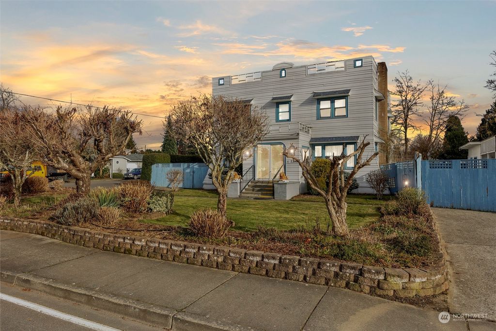 Photo of 7313 47th Avenue NE, Marysville, WA 98270 (MLS # 2324382)