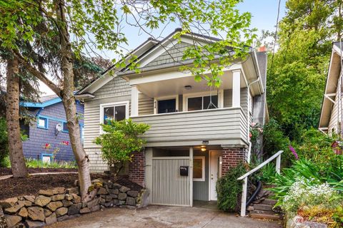 Photo of 414 N 46th St ST, Seattle, WA 98103 (MLS # 2532409)