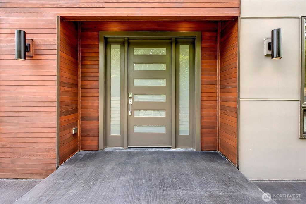 Photo of 1725 Martin Luther King Jr Way, Seattle, WA 98122 (MLS # 2529739)