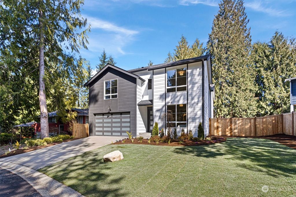 Photo of 12918 NE 78th Place, Kirkland, WA 98033 (MLS # 2046675)