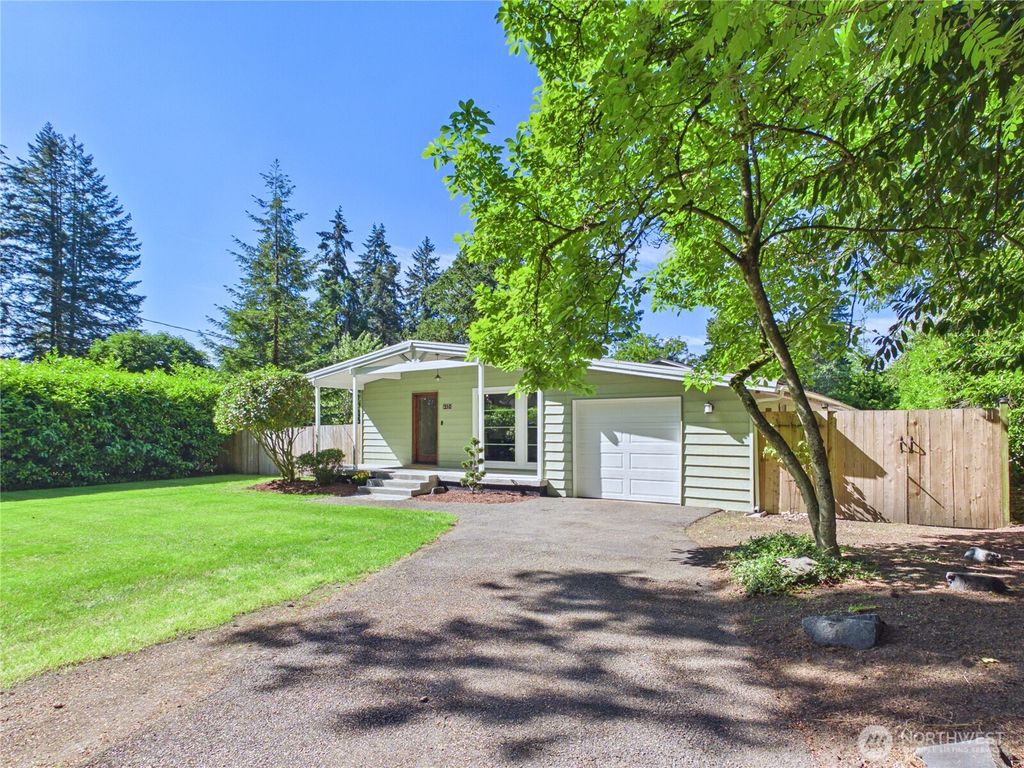 Photo of 6351 Lake Avenue SW, Lakewood, WA 98499 (MLS # 2528342)