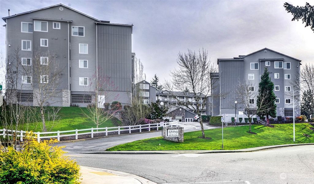 Photo of 1318 37th Street #1202, Everett, WA 98201 (MLS # 2208032)