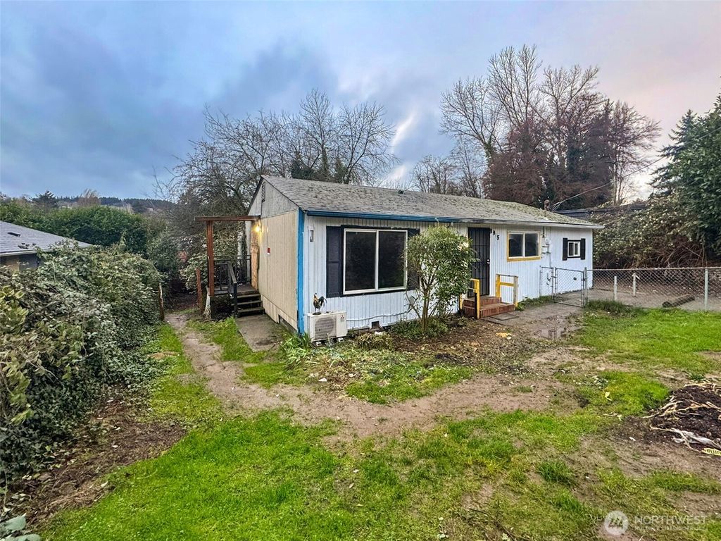 Photo of 8915 10th Avenue S, Seattle, WA 98108 (MLS # 2463523)