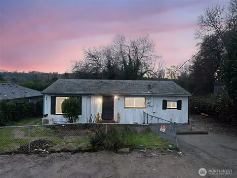 Photo of 8915 10th Avenue S, Seattle, WA 98108 (MLS # 2463523)