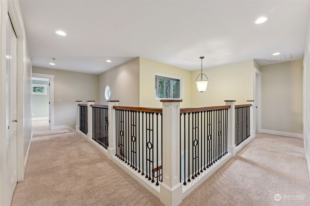 listing image 9365792874355696521