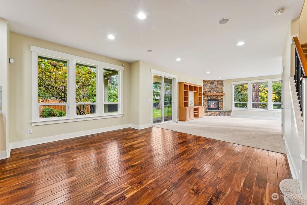 listing image 9361093142744011689