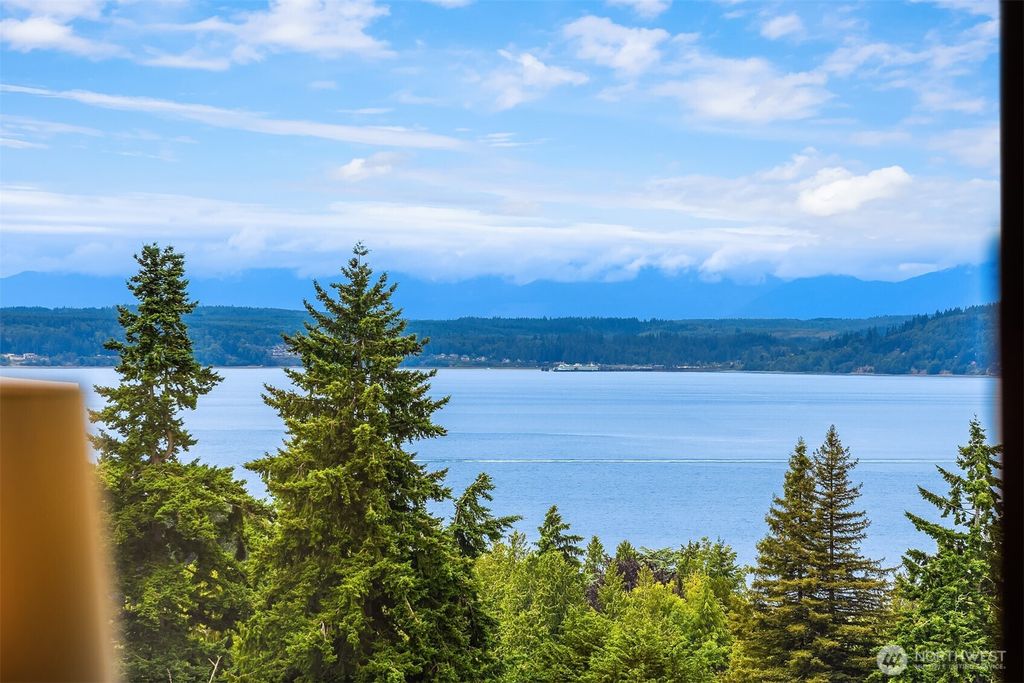 Photo of 19212 94th Avenue W, Edmonds, WA 98020 (MLS # 2434712)
