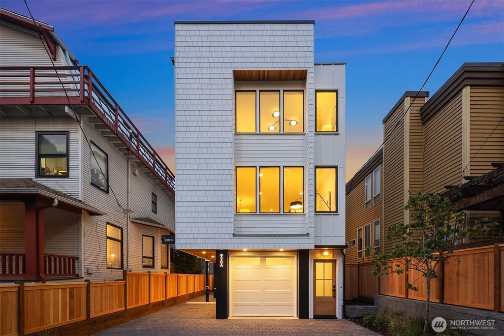 Photo of 920 34th Avenue #A, Seattle, WA 98122 (MLS # 2428954)