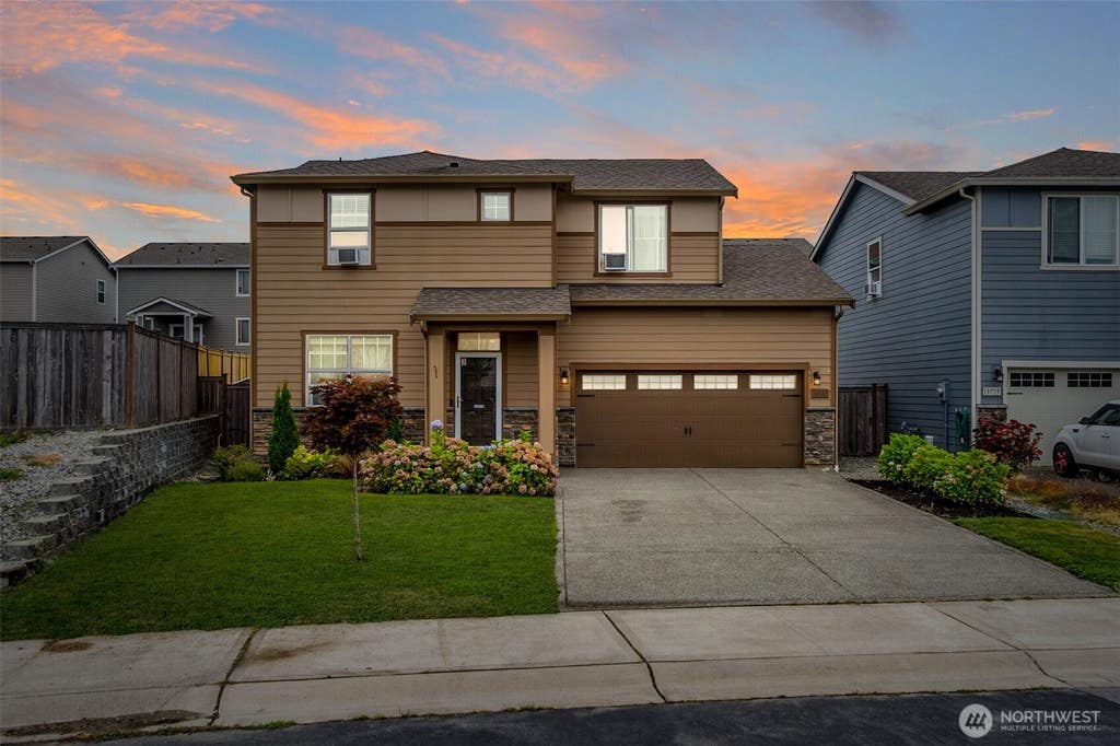 Photo of 13707 66th Avenue E, Puyallup, WA 98373 (MLS # 2570630)