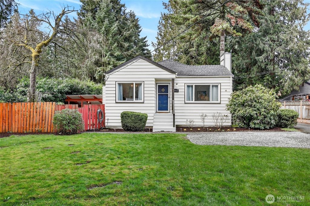 Photo of 13015 Des Moines Memorial Drive S, Burien, WA 98168 (MLS # 2485164)