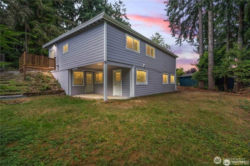 2749 Parkway Drive W