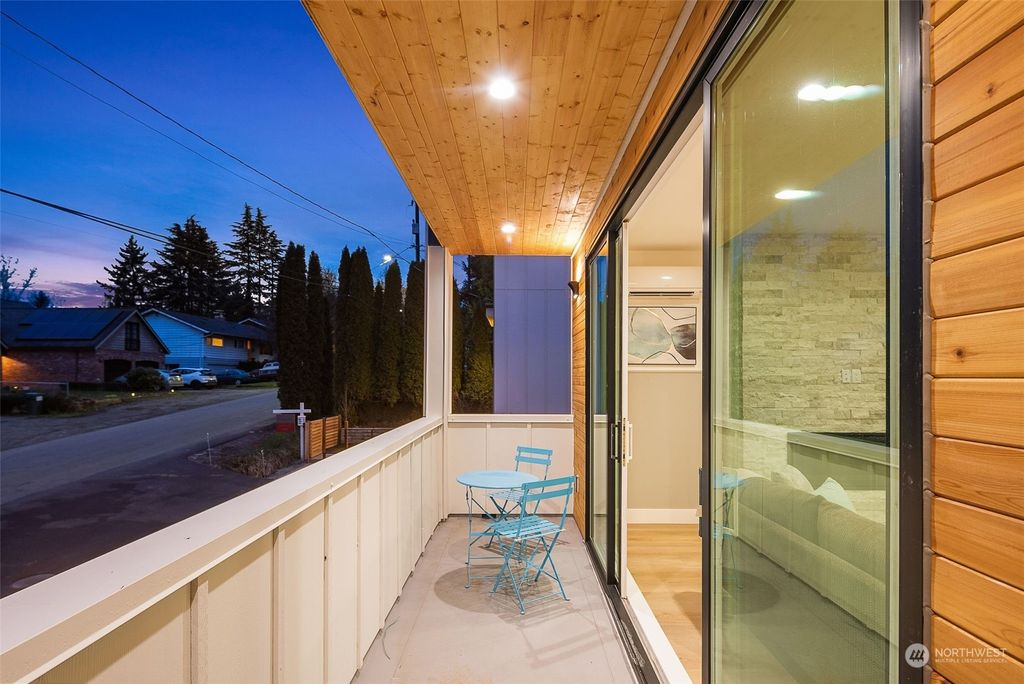 Photo of 815 NE 105th Street, Seattle, WA 98125 (MLS # 2202189)