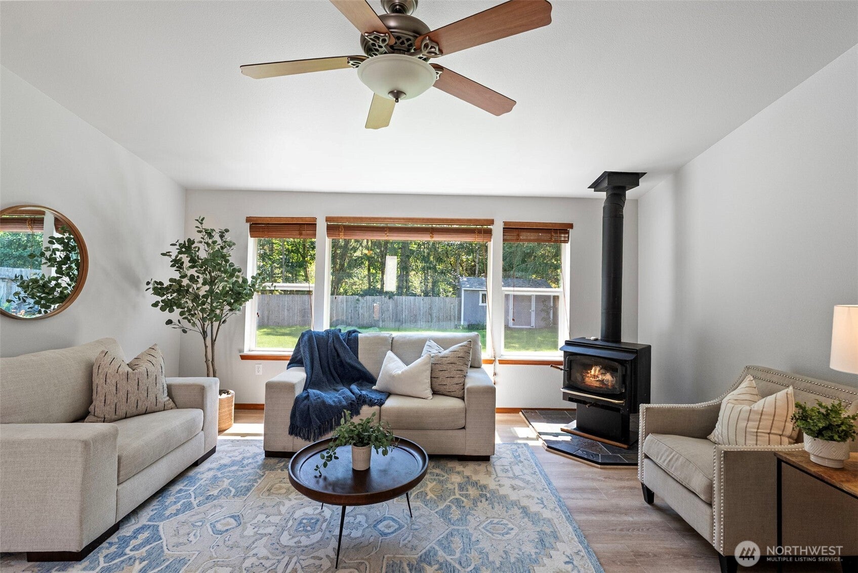 511 E GILLS COVE Drive