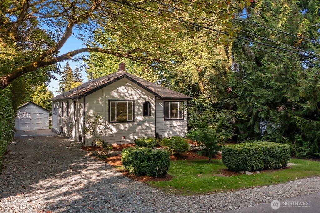 3042 NE 94th Street