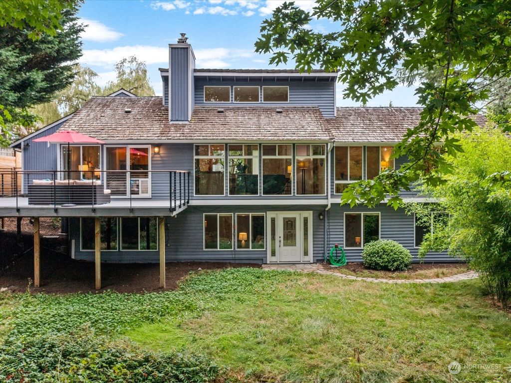 Photo of 15455 SE 47th Place, Bellevue, WA 98006 (MLS # 2159239)