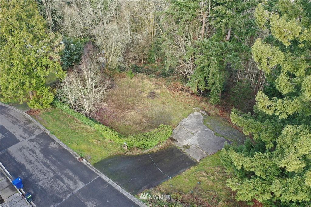Photo of 8322 NE 166th Street, Kenmore, WA 98028 (MLS # 1742419)