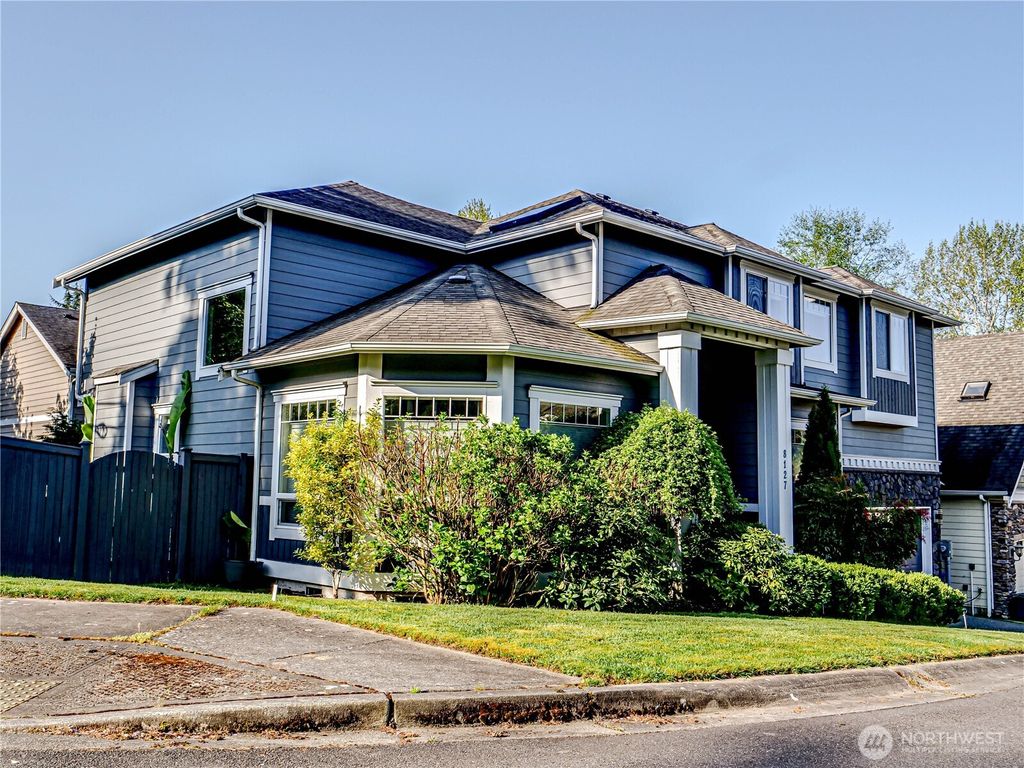 Photo of 8127 NE 189th Place, Kenmore, WA 98028 (MLS # 2365040)