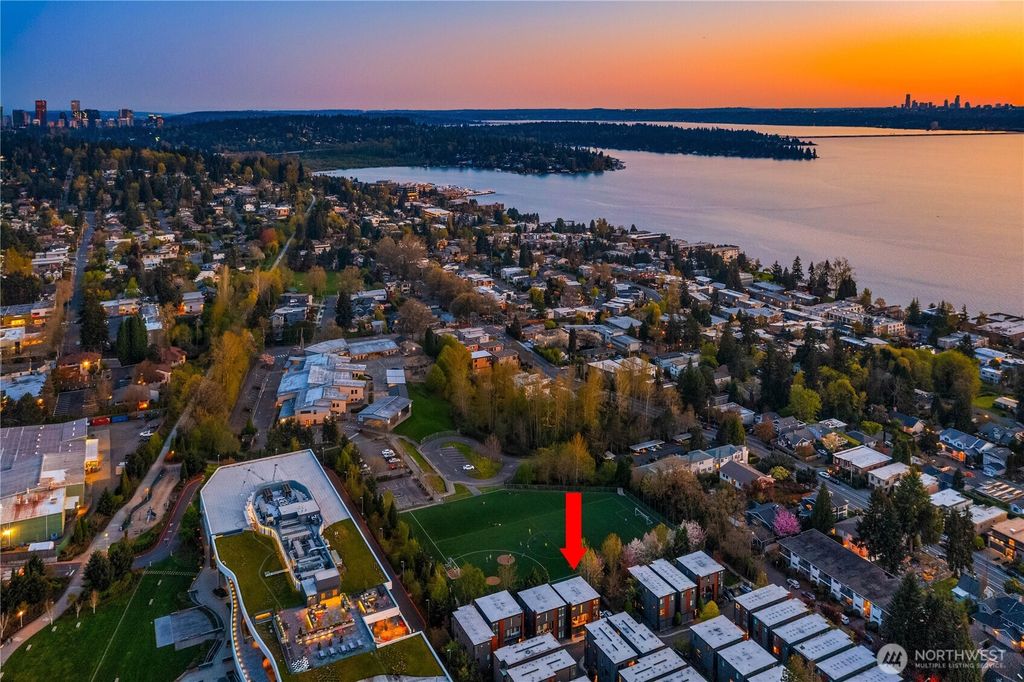 Photo of 311 7th Lane S #17, Kirkland, WA 98033 (MLS # 2360751)