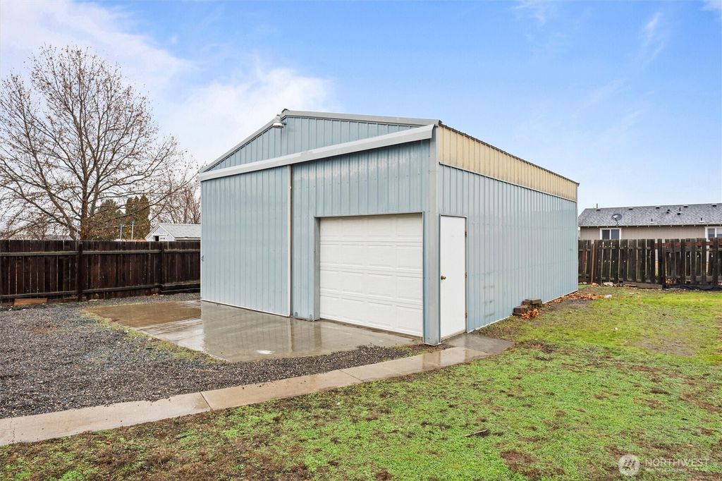 Photo of 445 E Rainer Street, Othello, WA 99344 (MLS # 2462868)