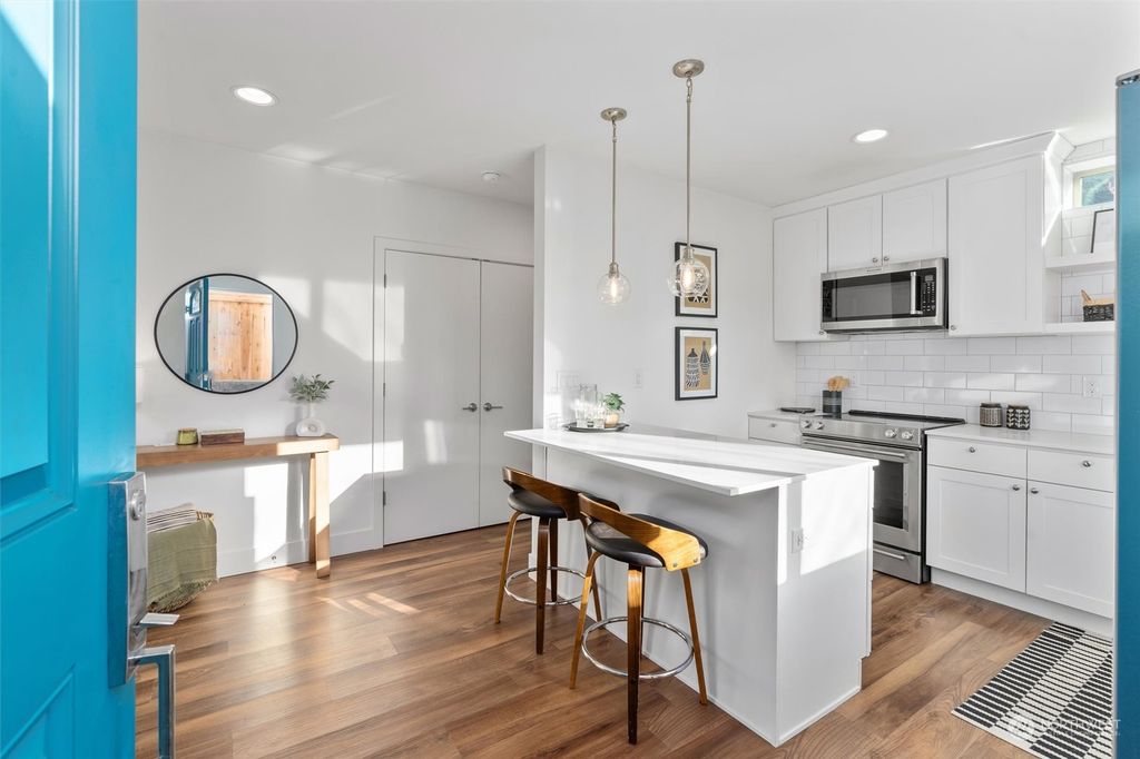 Photo of 915 Martin Luther King Jr Way #B, Seattle, WA 98122 (MLS # 2320276)