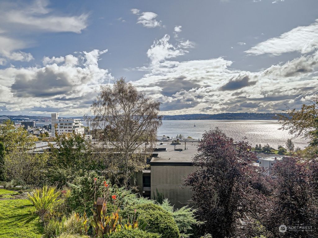 Photo of 515 W Olympic Place #2, Seattle, WA 98119 (MLS # 2174572)