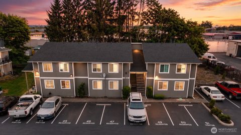 Photo of 1613 Maple Lane #D1-D6, Kent, WA 98030 (MLS # 2524879)