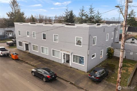 Photo of 1020 J Street, Hoquiam, WA 98550 (MLS # 2538113)