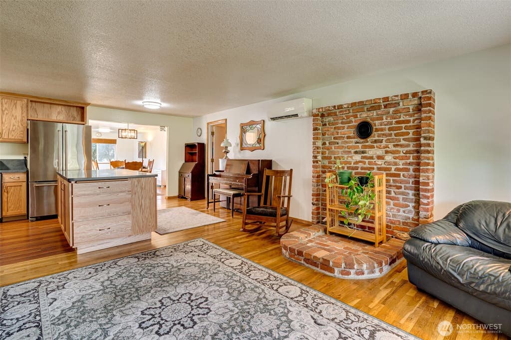 Photo of 1004 NE 84th Avenue, Vancouver, WA 98664 (MLS # 2568286)