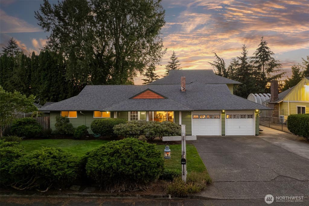 Photo of 1004 NE 84th Avenue, Vancouver, WA 98664 (MLS # 2568286)