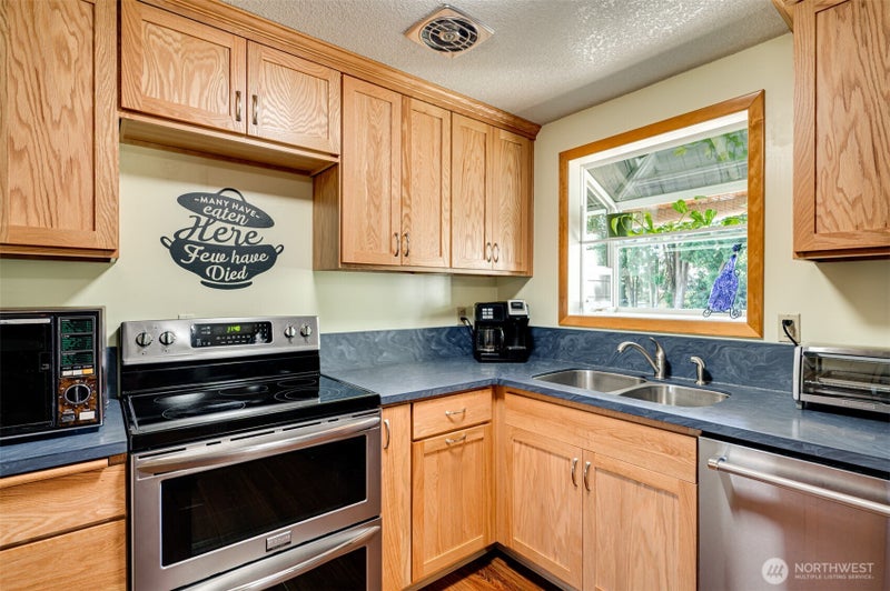 1004 NE 84th Avenue