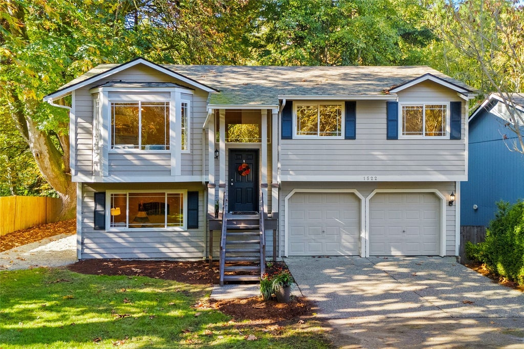Photo of 1522 49th Place SW, Everett, WA 98203 (MLS # 2589092)
