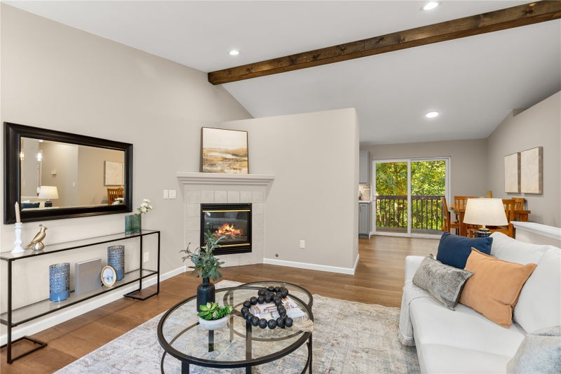 1522 49th Place SW