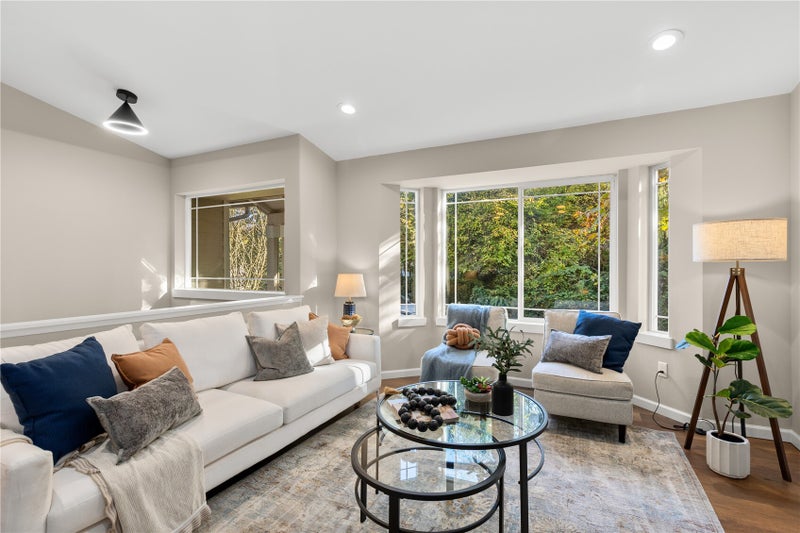 1522 49th Place SW