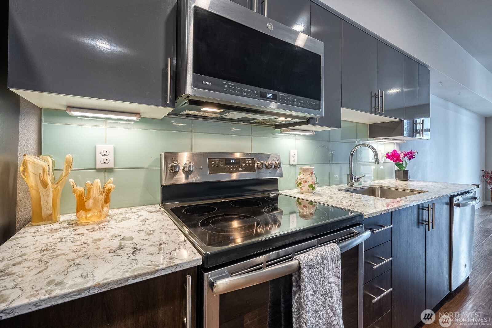 1085 103rd Avenue NE 526