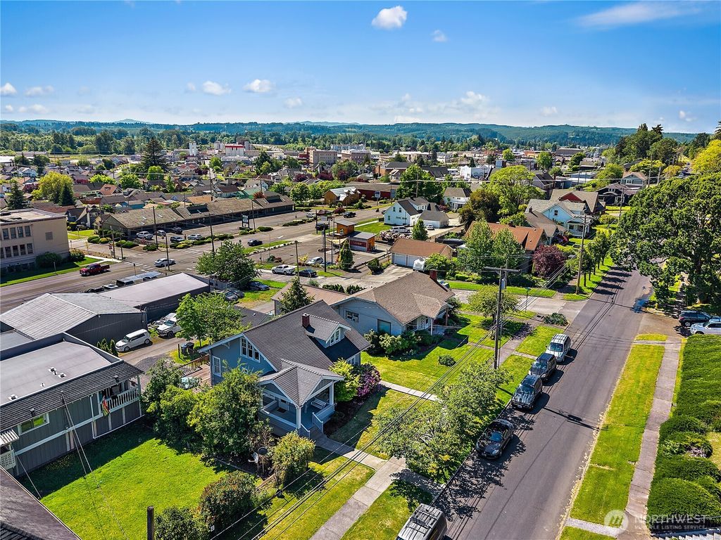 Photo of 245 SE Washington Avenue, Chehalis, WA 98532 (MLS # 2523105)