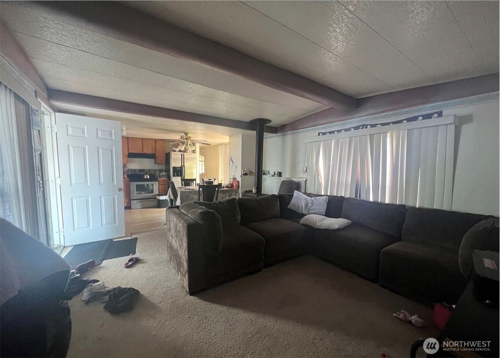 Photo of 418 37th Street SE, Auburn, WA 98002 (MLS # 2443073)