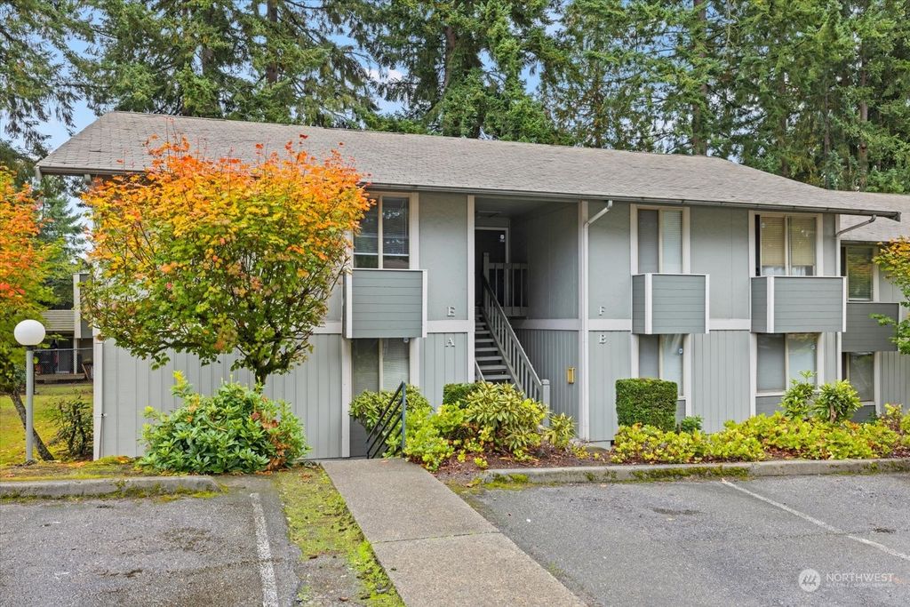 Photo of 123 S 340th Street #E, Federal Way, WA 98003 (MLS # 2171211)