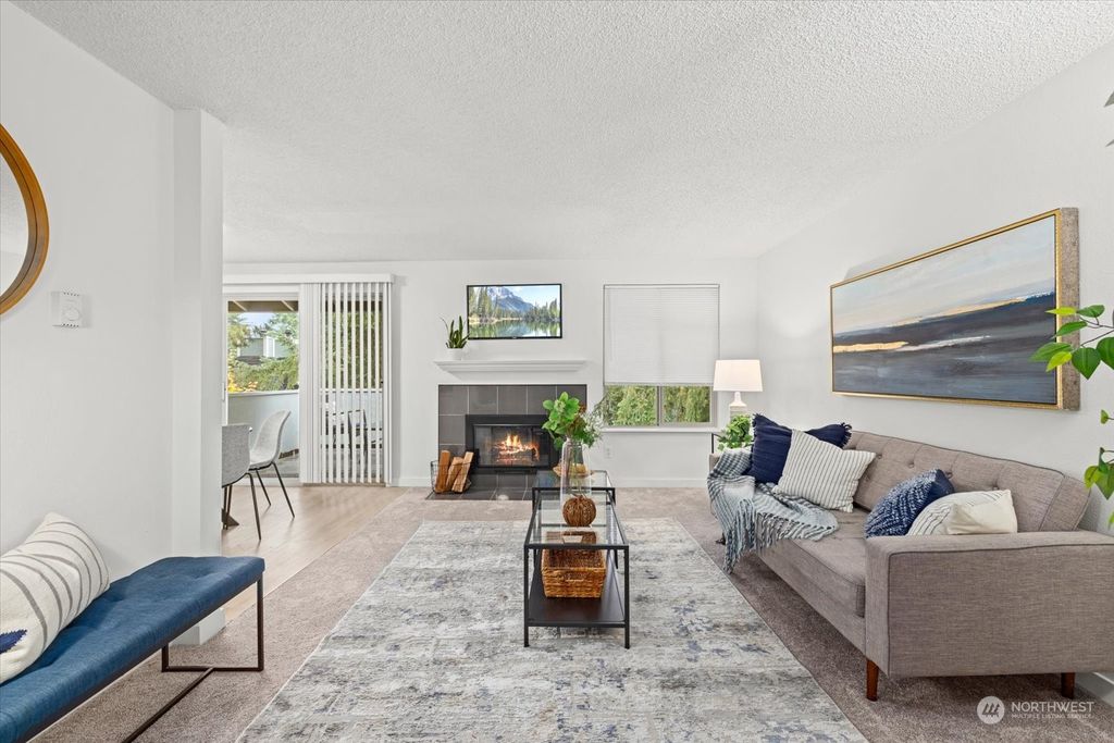 Photo of 123 S 340th Street #E, Federal Way, WA 98003 (MLS # 2171211)