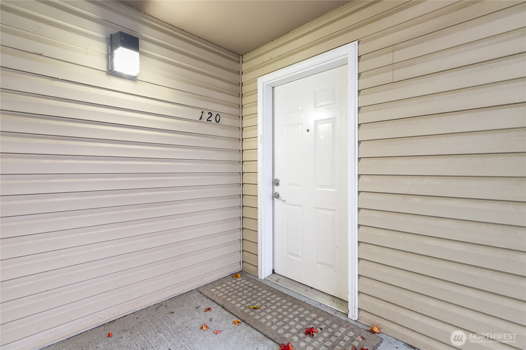 631 W Horton Way 120