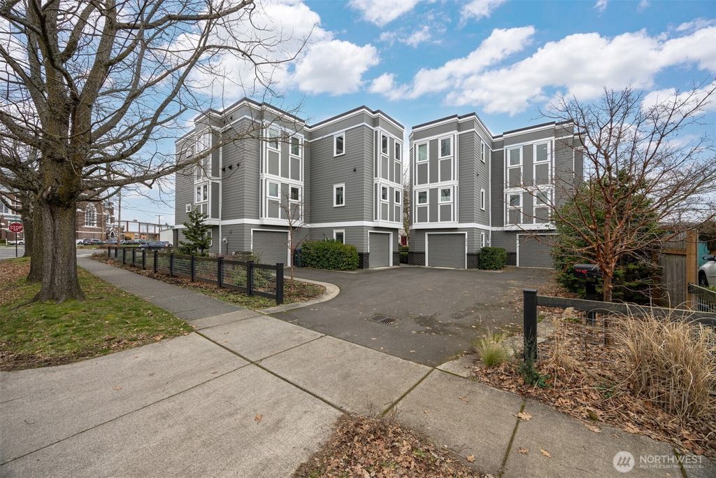 Photo of 2011 Cornwall Avenue, Bellingham, WA 98225 (MLS # 2466770)