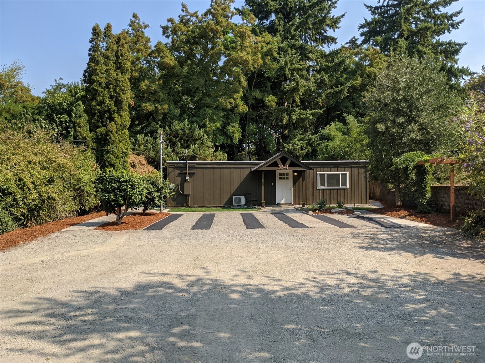 3641 E Portland Avenue