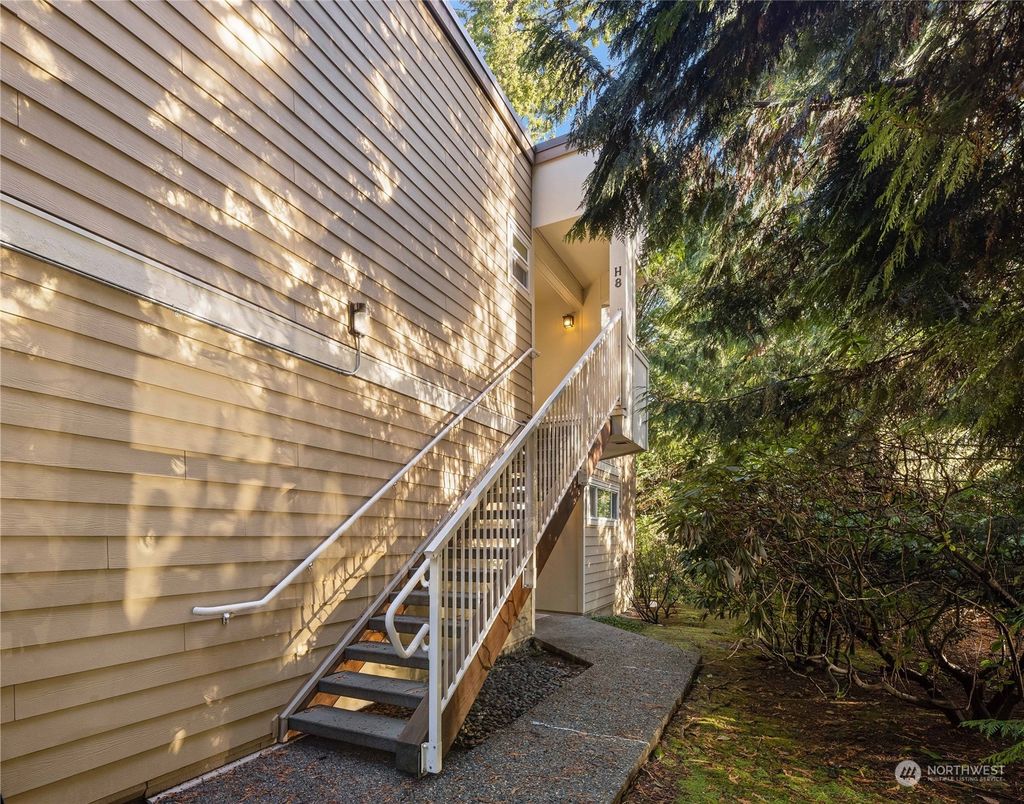 Photo of 14623 NE 40th Street #H8, Bellevue, WA 98007 (MLS # 2027210)
