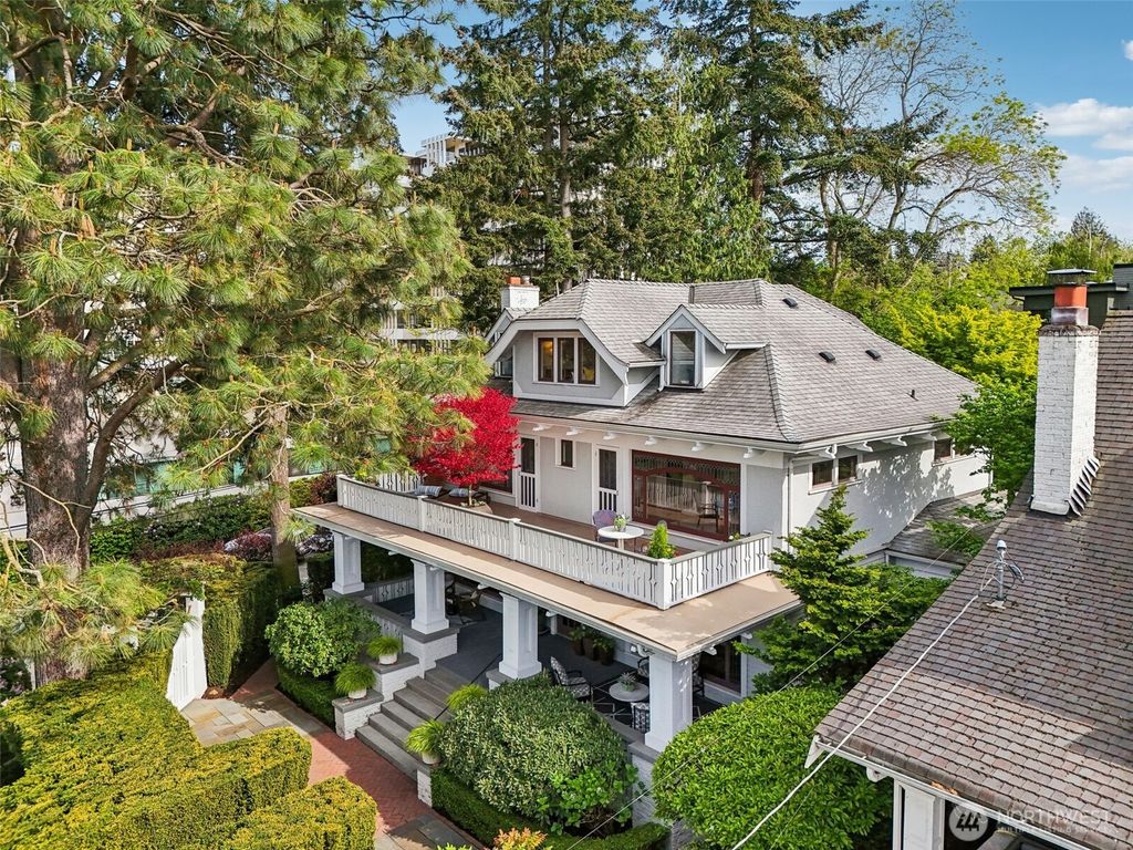 Photo of 6670 E Green Lake Way N, Seattle, WA 98103 (MLS # 2368468)