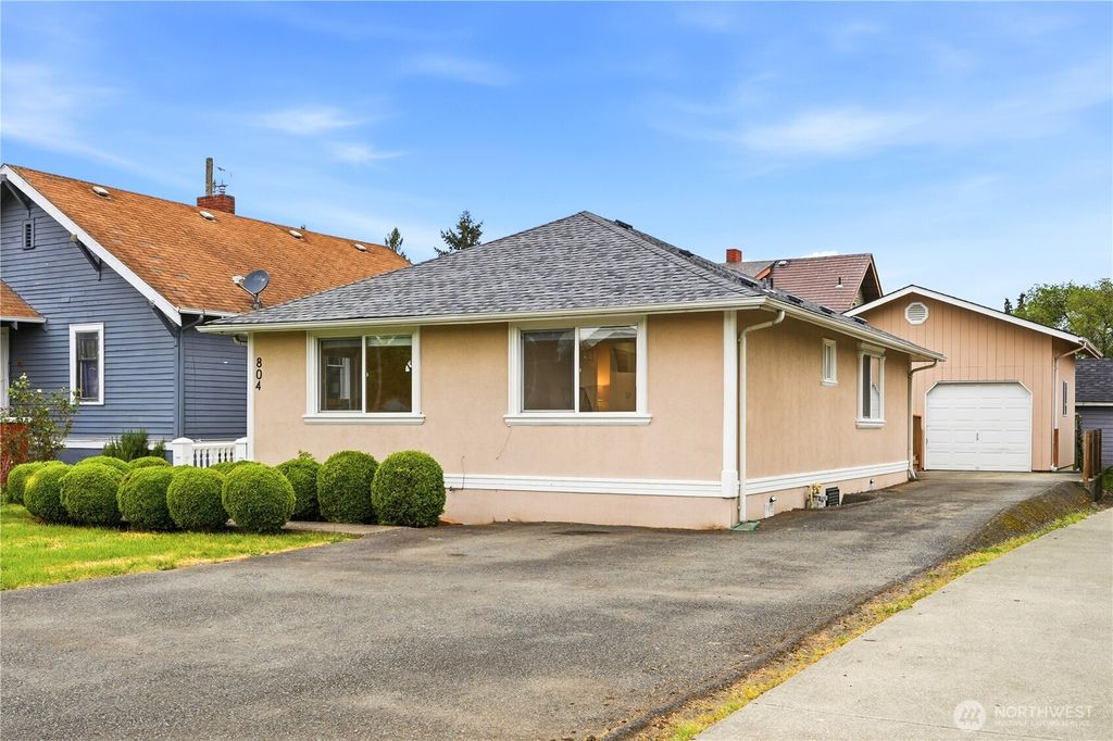 Photo of 804 N 3rd Street, Renton, WA 98057 (MLS # 2518159)